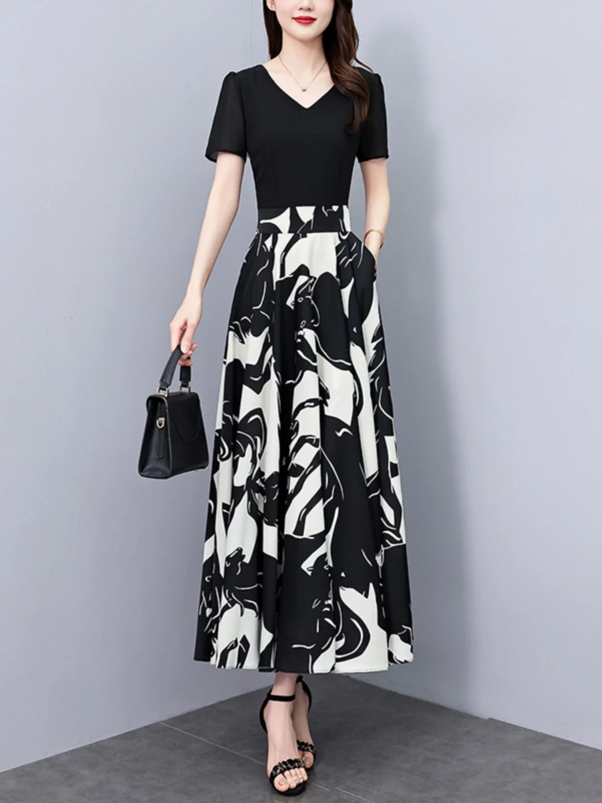 2024 Summer New High-end Printed Chiffon Floral Dress Waist Thin Belly Long Dress
2024 Summer New High-end Printed Chiffon Floral Dress Waist Thin Belly Long Dress