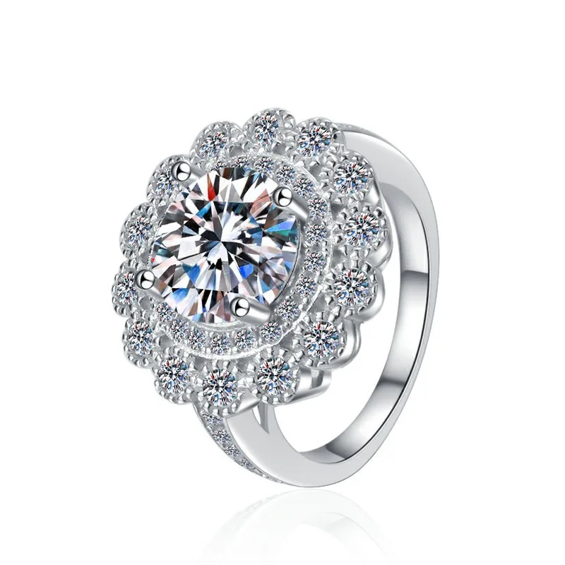 Women's Exaggerated Floral Head 3CT Moissanite Ring PT950 Platinum Band for Stylish Sparkling Party Engagement
Women's Exaggerated Floral Head 3CT Moissanite Ring PT950 Platinum Band for Stylish Sparkling Party Engagement