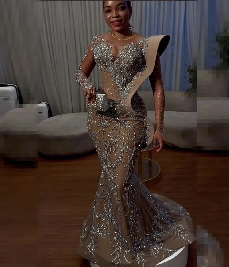 Sexy Silvery Sparkle Sequin Evening Dresses Black Girls Capped Crystals Illusion Long Party Gowns Women Luxury Customized
Sexy Silvery Sparkle Sequin Evening Dresses Black Girls Capped Crystals Illusion Long Party Gowns Women Luxury Customized