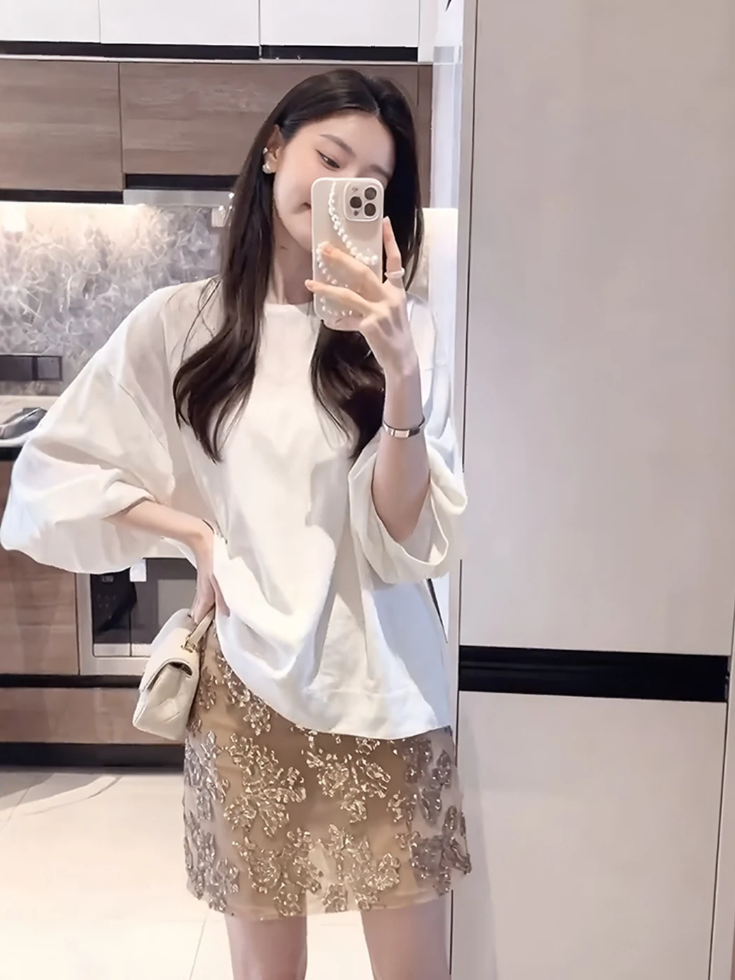 Elegant White round Neck Batwing Sleeve Shirt Women's Summer New Lazy Loose Casual Versatile Beautiful Top Citywalk Style
Elegant White round Neck Batwing Sleeve Shirt Women's Summer New Lazy Loose Casual Versatile Beautiful Top Citywalk Style