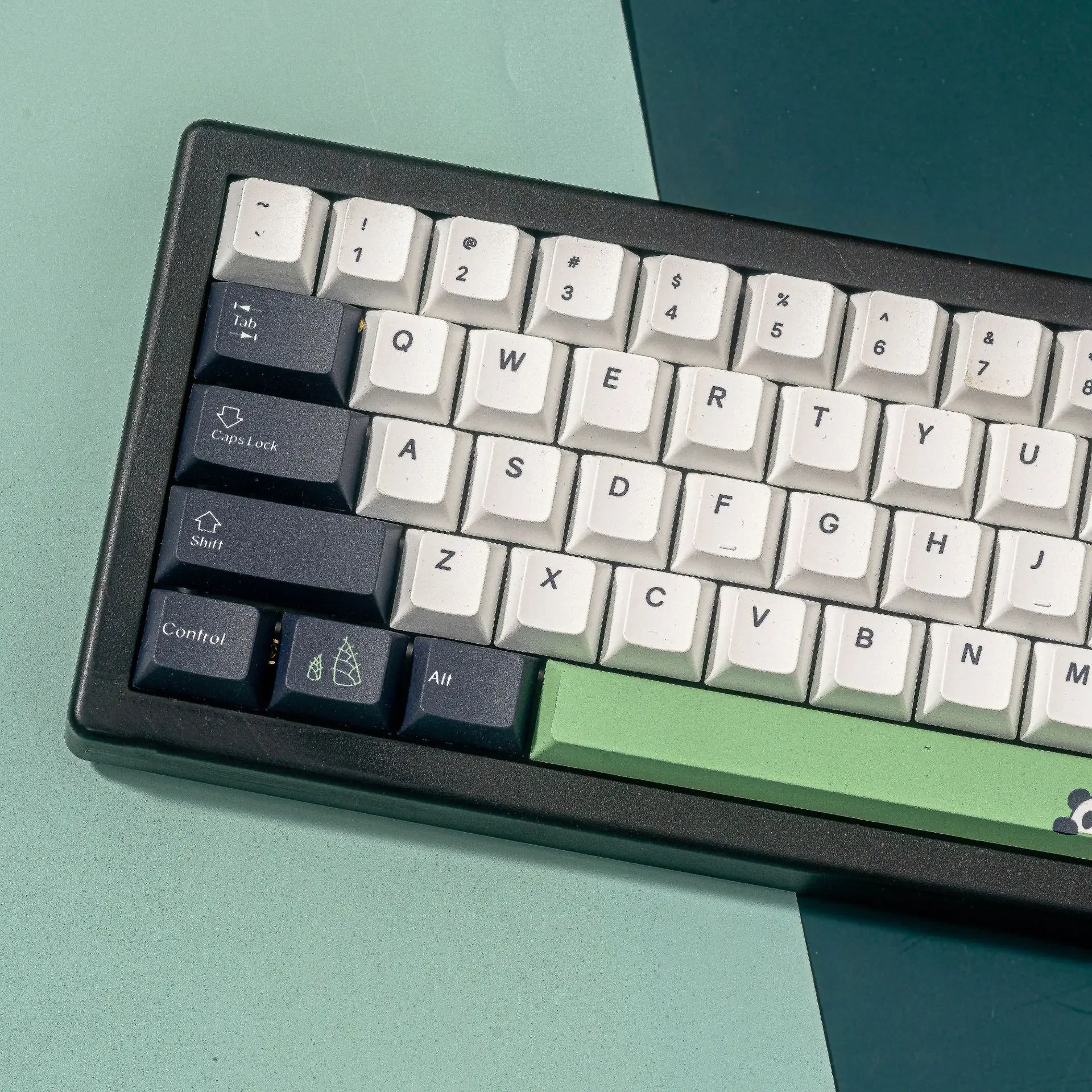 Panda theme pbt original keycap five-sided hot sublimation original height opaque adaptation 61/68/84/87
Panda theme pbt original keycap five-sided hot sublimation original height opaque adaptation 61/68/84/87