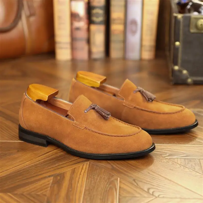 Летние повседневные мужские кожаные свободные туфли без шнуровки с кисточками, удобная резиновая подошва из воловьей кожи с круглым носком 
Летние повседневные мужские кожаные свободные туфли без шнуровки с кисточками, удобная резиновая подошва из воловьей кожи с круглым носком