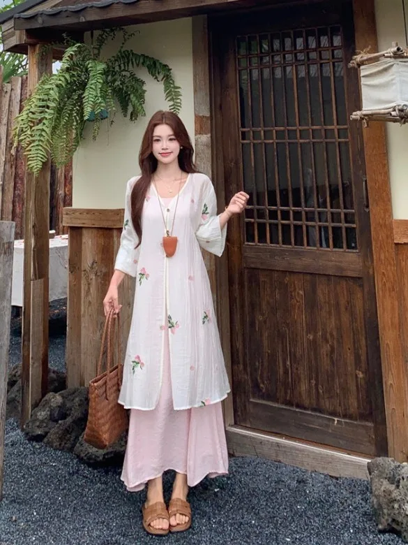 plus Size Women's Sweet Style Lightweight Strap Dress Summer New Slimming Sun Protection Embroidered Cover up Top
plus Size Women's Sweet Style Lightweight Strap Dress Summer New Slimming Sun Protection Embroidered Cover up Top