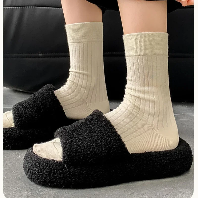 Winter Warm Velvet Thickened Pile Socks Multicolor Embroidered Mid Calf Length Socks Brown Casual Cotton Comfortable Footwear
Winter Warm Velvet Thickened Pile Socks Multicolor Embroidered Mid Calf Length Socks Brown Casual Cotton Comfortable Footwear