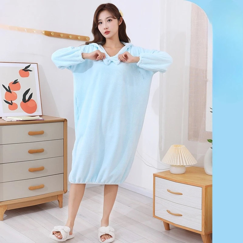 Winter Warm Coral Fleece Bathrobe for Women Long Hooded Absorbent Home Wear
Winter Warm Coral Fleece Bathrobe for Women Long Hooded Absorbent Home Wear