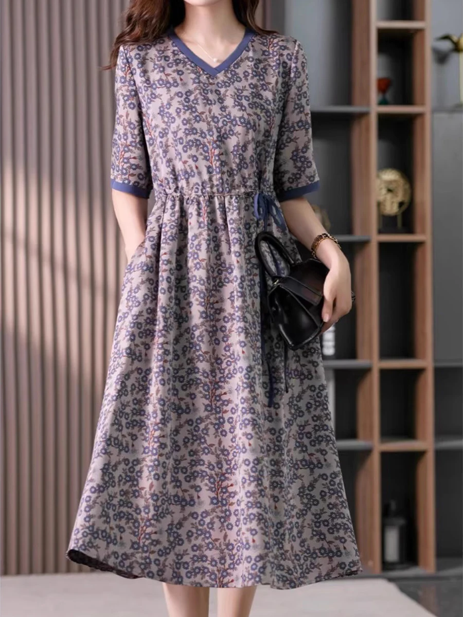 Vintage Flower Print V-Neck Short Sleeve Women Party Dresses 2025 New Summer Elegant Fashion Female Holiday Beach Midi Dress
Vintage Flower Print V-Neck Short Sleeve Women Party Dresses 2025 New Summer Elegant Fashion Female Holiday Beach Midi Dress