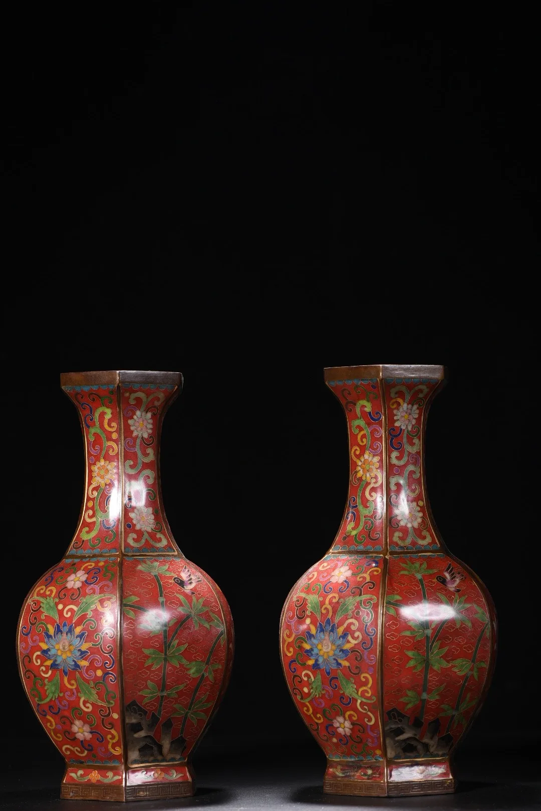 12"Tibetan Temple Collection Old Bronze Cloisonne Enamel Seasonal flower pattern Hexagonal Shaped BottleVase A pair Ornaments
12"Tibetan Temple Collection Old Bronze Cloisonne Enamel Seasonal flower pattern Hexagonal Shaped BottleVase A pair Ornaments