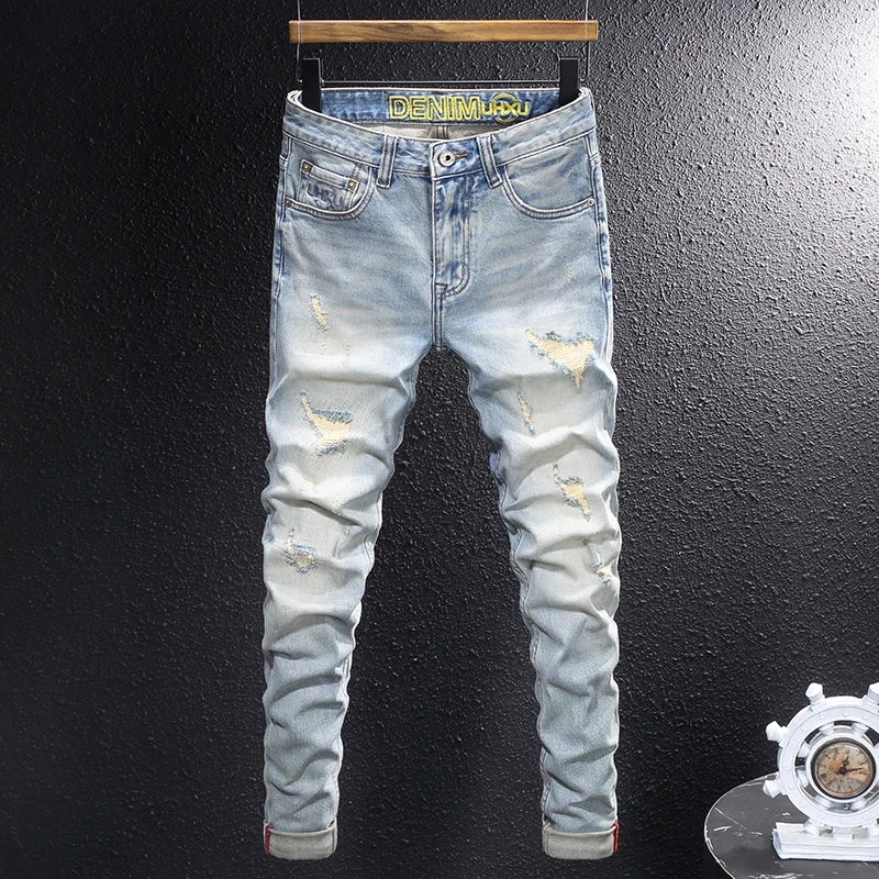 Fashionable new denim jeans, washed with nostalgia, elastic, slim fit, pleated, painted light blue jeans, high street embroidere
Fashionable new denim jeans, washed with nostalgia, elastic, slim fit, pleated, painted light blue jeans, high street embroidere