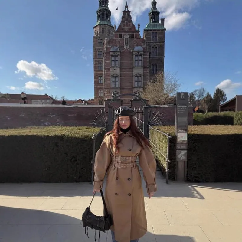 Блузка-жакет женская осенне-весенняя с рукавами-колокол, двубортная, приталенная, с поясом, укороченная, повседневная, нишевая, модная
Блузка-жакет женская осенне-весенняя с рукавами-колокол, двубортная, приталенная, с поясом, укороченная, повседневная, нишевая, модная