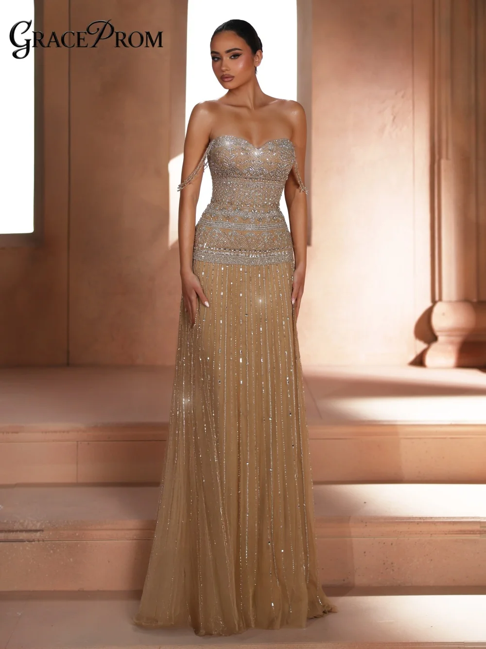 Elegant Strapless Evening Gown Intricate Silver Beading Tassel Straps Flowy Tulle Party Dress for Wedding Guests فساتين سهرة
Elegant Strapless Evening Gown Intricate Silver Beading Tassel Straps Flowy Tulle Party Dress for Wedding Guests فساتين سهرة