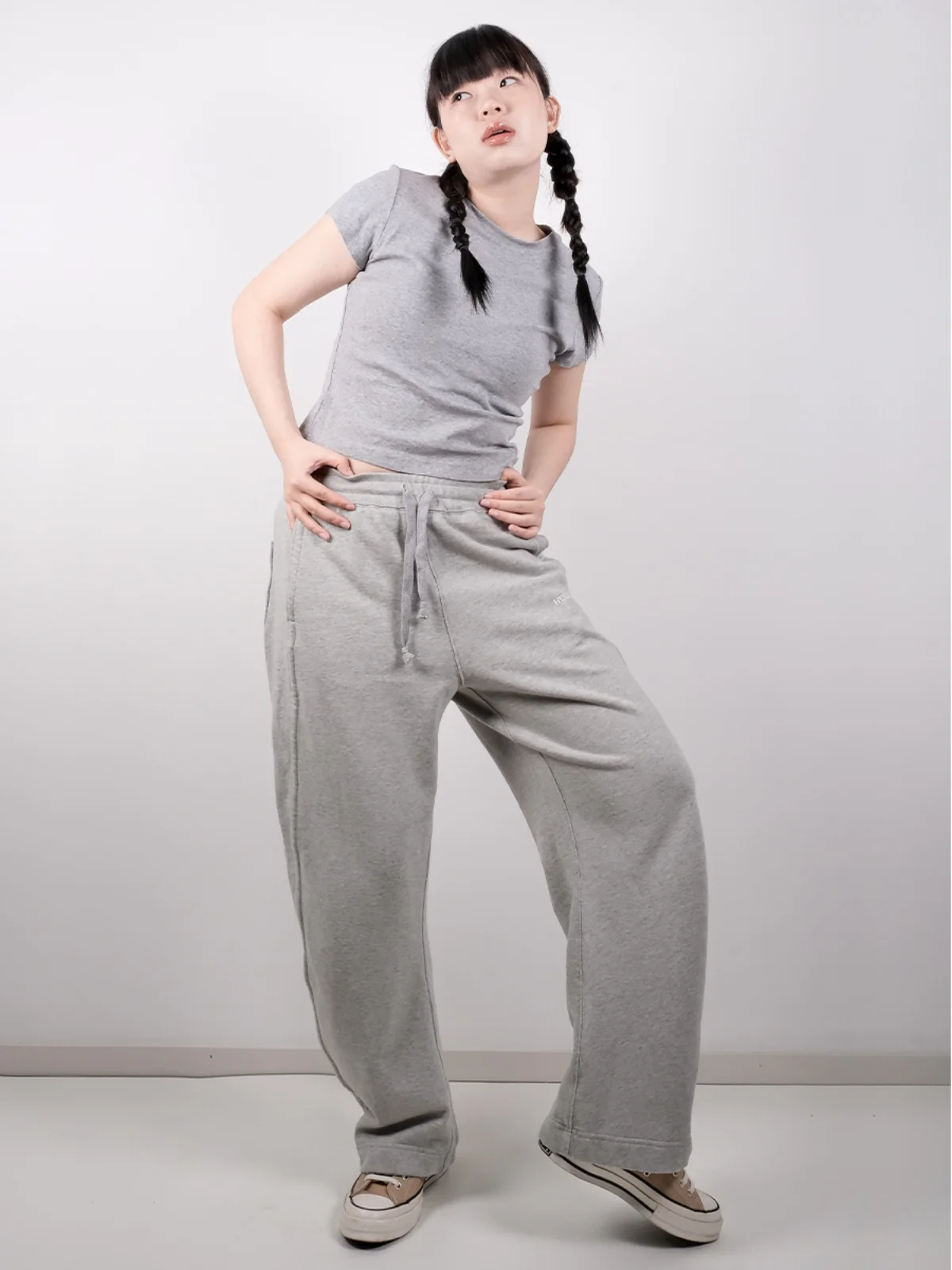 HUES9 Spring Autumn Casual Knitted Scythe Wide Leg Pants Straight Cut Thiened Cotton l Waist Long Pants Ladies Faion
HUES9 Spring Autumn Casual Knitted Scythe Wide Leg Pants Straight Cut Thiened Cotton l Waist Long Pants Ladies Faion