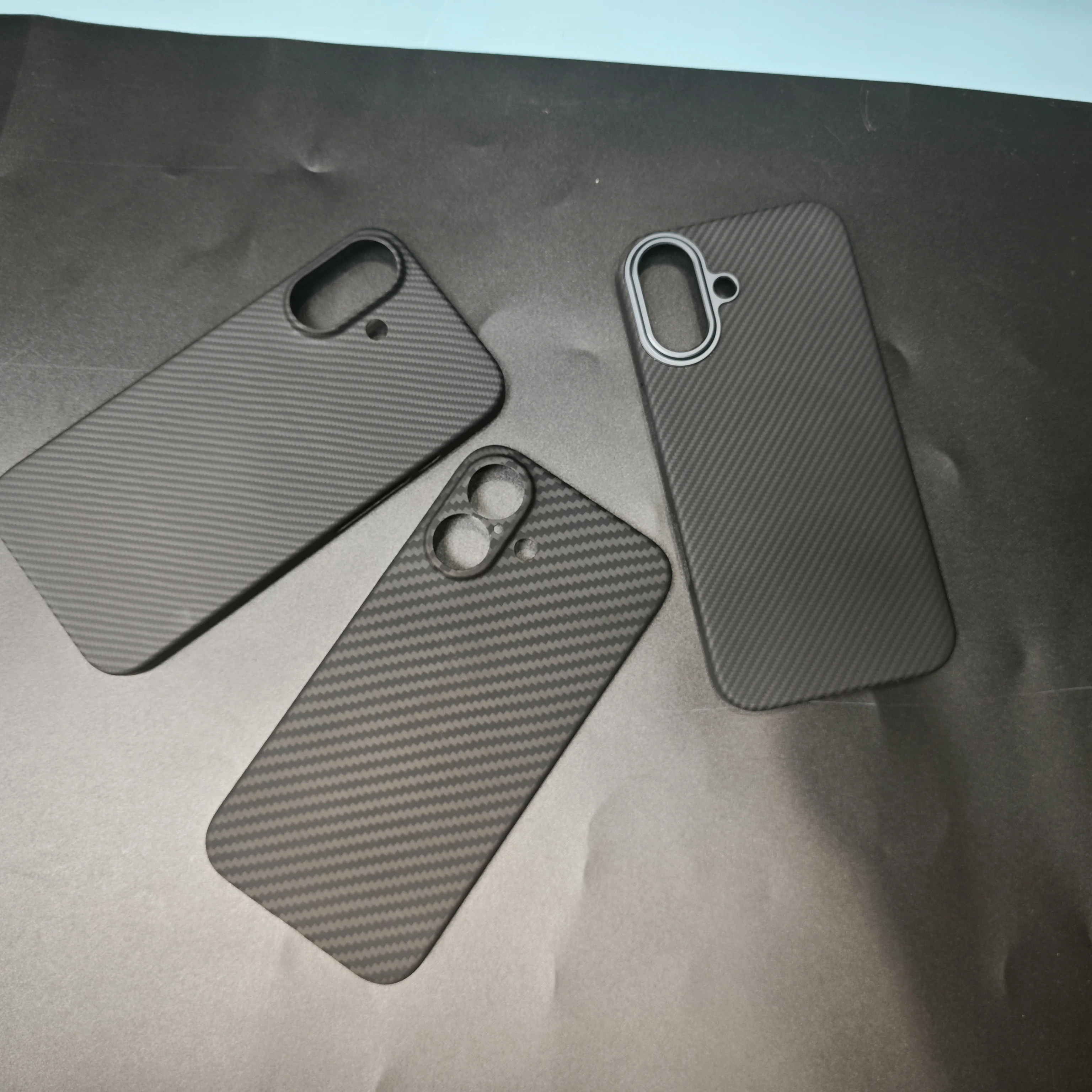 Kevlar aramid fiber carbon fiber phone case - ultra thin and strong For iPhone 16 protective case shockproof
Kevlar aramid fiber carbon fiber phone case - ultra thin and strong For iPhone 16 protective case shockproof