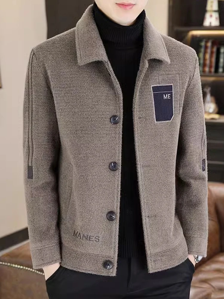 Утепленная шерстяная куртка для мужчин: повседневное модное осенне-зимнее пальто с хлопковой подкладкой, теплая верхняя одежда, приталенный крой, хлопковый наполнитель
Утепленная шерстяная куртка для мужчин: повседневное модное осенне-зимнее пальто с хлопковой подкладкой, теплая верхняя одежда, приталенный крой, хлопковый наполнитель