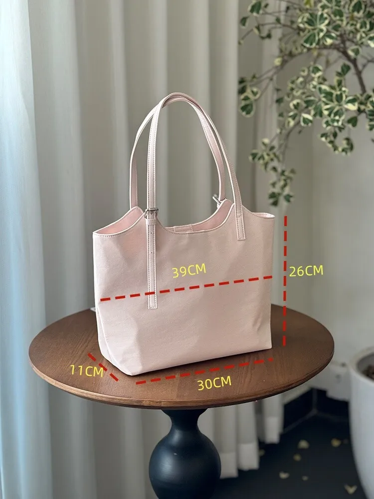 Большая вместительная нейлоновая сумка-тоут, водонепроницаемая сумка через плечо, женская сумка, сумка для поездок на работу, модный дизайн, сумка-тоут.
Большая вместительная нейлоновая сумка-тоут, водонепроницаемая сумка через плечо, женская сумка, сумка для поездок на работу, модный дизайн, сумка-тоут.