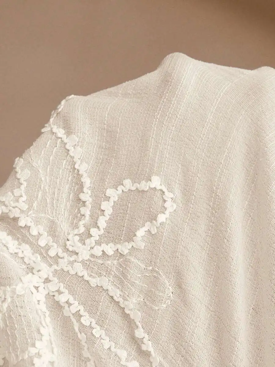 Beige Summer Elegant Floral Embroidered Sleeveless A-Line Dress Round Neck For Parties
Beige Summer Elegant Floral Embroidered Sleeveless A-Line Dress Round Neck For Parties