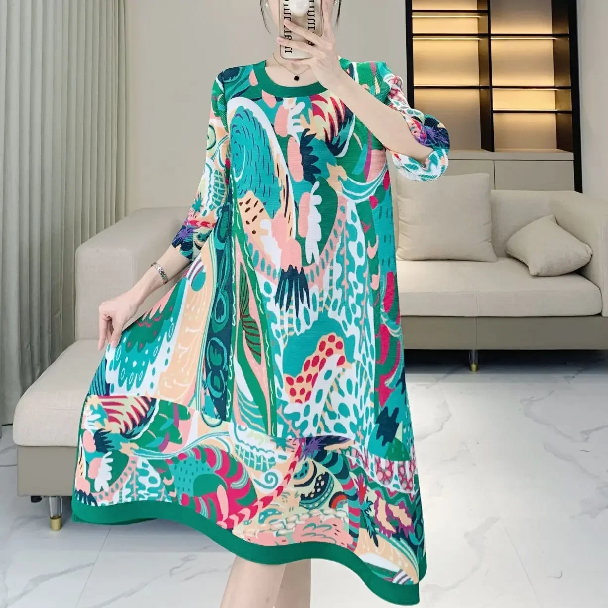 Pleats Pleated Dress 2024 Spring Summer New High-end Thin Big Size A-line Dress Women's Vacation Style Printed Romantic Dresses
Pleats Pleated Dress 2024 Spring Summer New High-end Thin Big Size A-line Dress Women's Vacation Style Printed Romantic Dresses