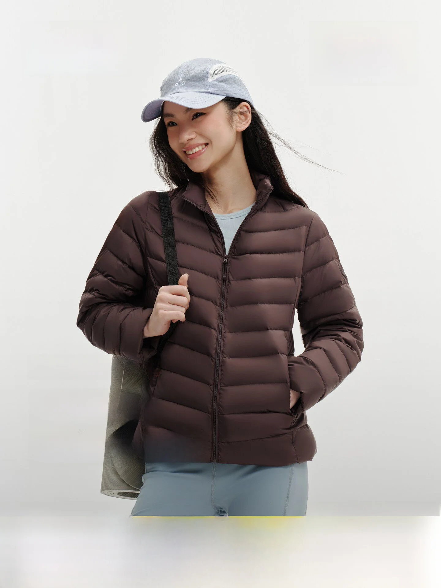 Lightweight Short Bosideng Women's down Jacket Portable Stand Collar Three-Proof Inner Polyester Fiber Duck down Filling
Lightweight Short Bosideng Women's down Jacket Portable Stand Collar Three-Proof Inner Polyester Fiber Duck down Filling