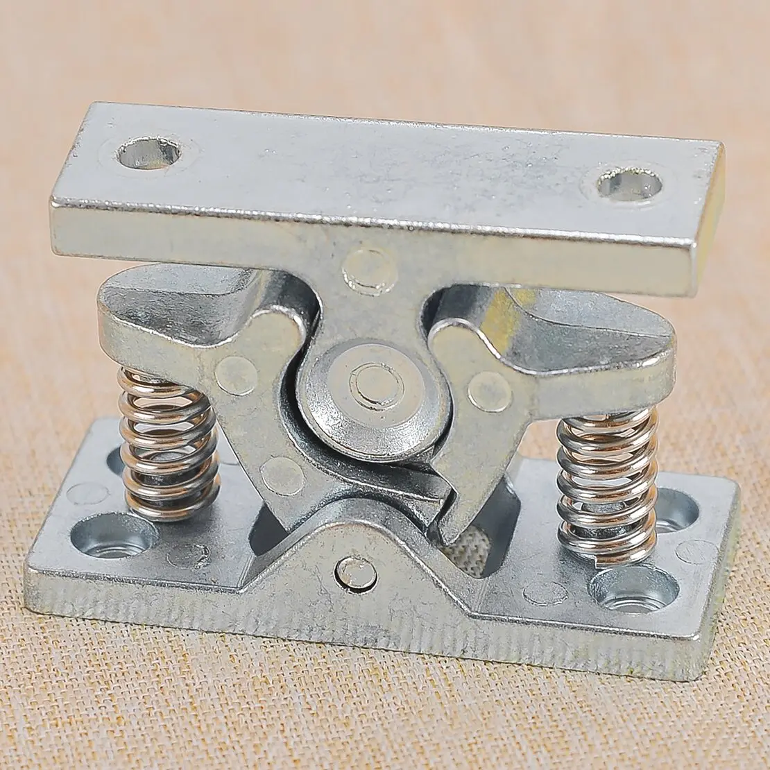 Автомобильный дверной локатор, стопор, фиксатор, подходит для автофургонов, автодомов, лодок, серебряного цинкового сплава
Автомобильный дверной локатор, стопор, фиксатор, подходит для автофургонов, автодомов, лодок, серебряного цинкового сплава