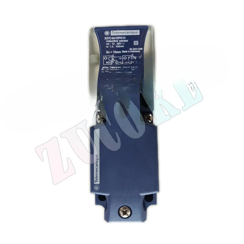 Inductive proximity switch XS7C4A1DPG13 brand new original
Inductive proximity switch XS7C4A1DPG13 brand new original