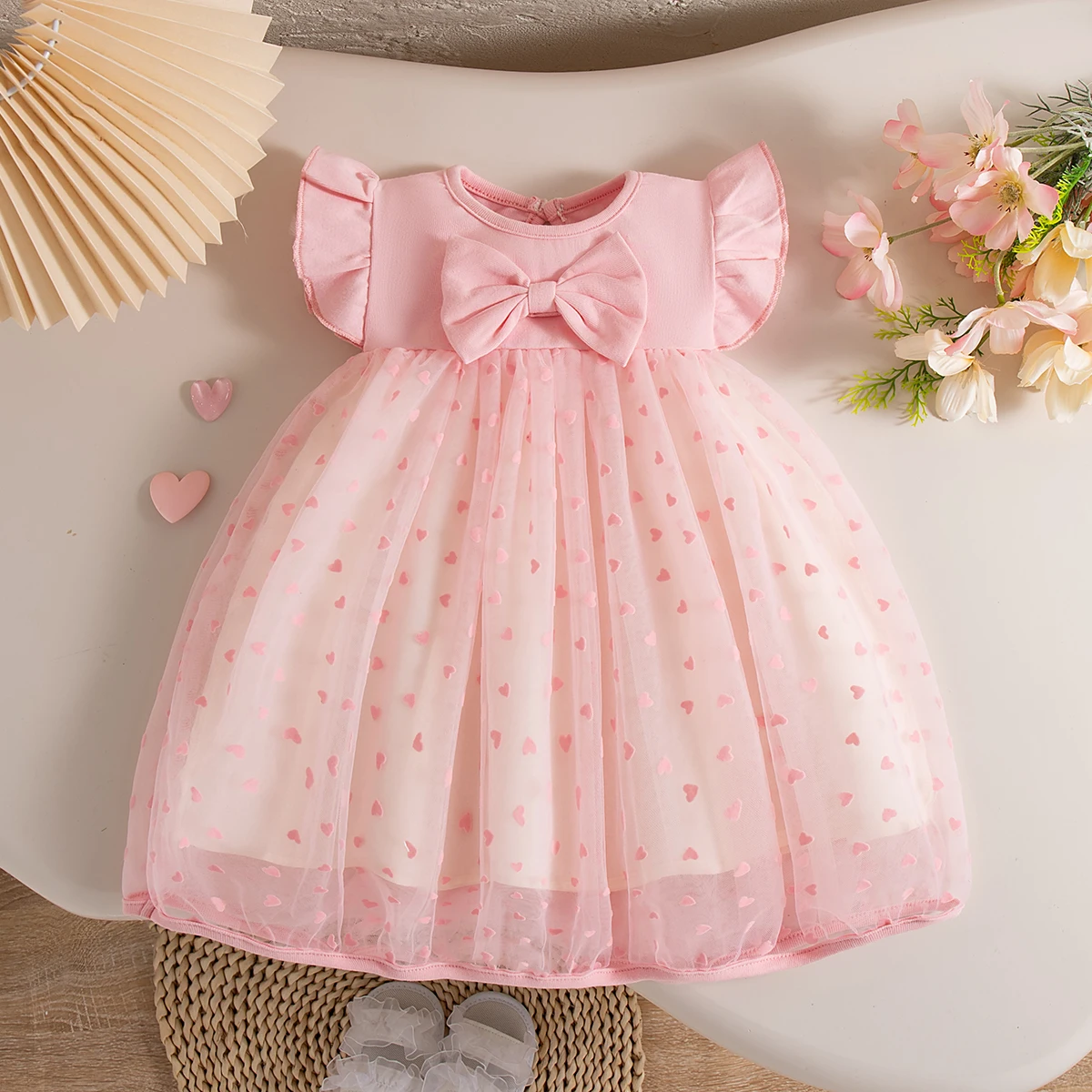 Baby Girl Dresses Summer New Flying Sleeve Love Embroidered Mesh Girl Dress Sweet Bow Round Neck Baby Clothing
Baby Girl Dresses Summer New Flying Sleeve Love Embroidered Mesh Girl Dress Sweet Bow Round Neck Baby Clothing