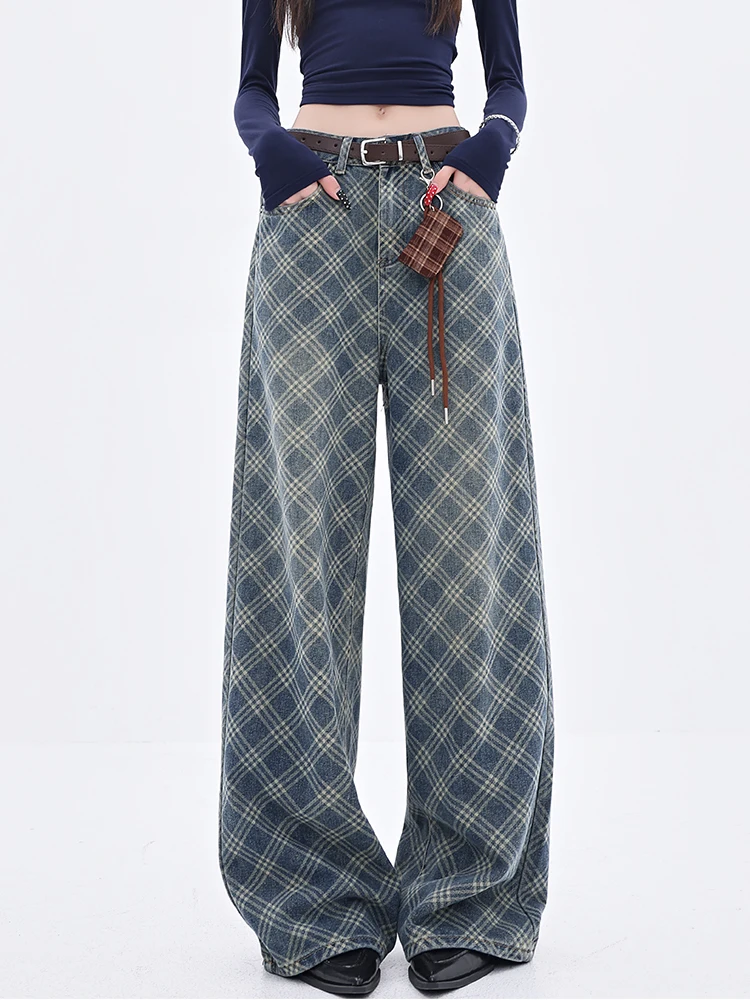 Checkered Jeans with Purse Chain Vintage Y2K Harajuku High Waist Straight Leg Denim Pants 2025 New Pocket Loose Casual BF Jeans
Checkered Jeans with Purse Chain Vintage Y2K Harajuku High Waist Straight Leg Denim Pants 2025 New Pocket Loose Casual BF Jeans