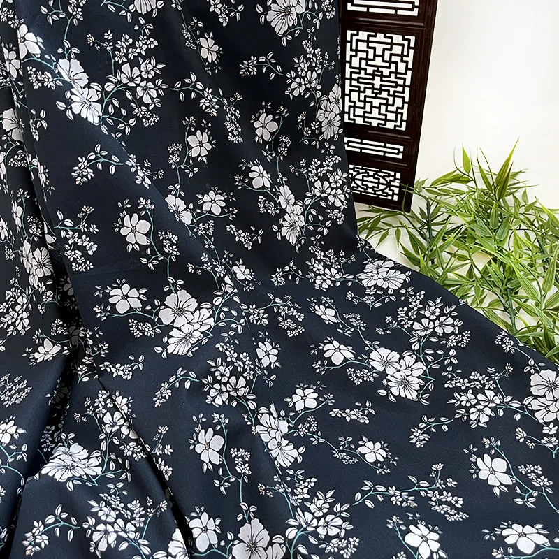 140x50cm 100% Cotton 40s Poplin White Floral Digital Printed Fabric for Children's Clothing Shirts Dresses Sewing Cloth
140x50cm 100% Cotton 40s Poplin White Floral Digital Printed Fabric for Children's Clothing Shirts Dresses Sewing Cloth