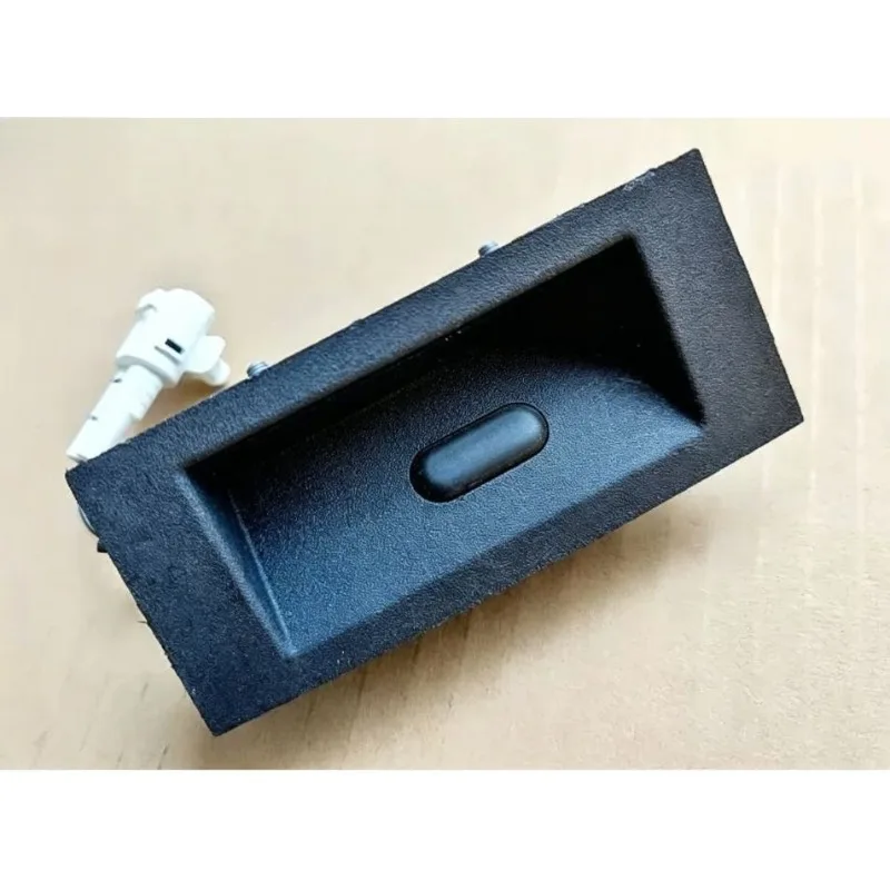 5506130-BP01 for Changan Oshan COS1 Tailgate Back Door Handle Electric Button Switch
5506130-BP01 for Changan Oshan COS1 Tailgate Back Door Handle Electric Button Switch