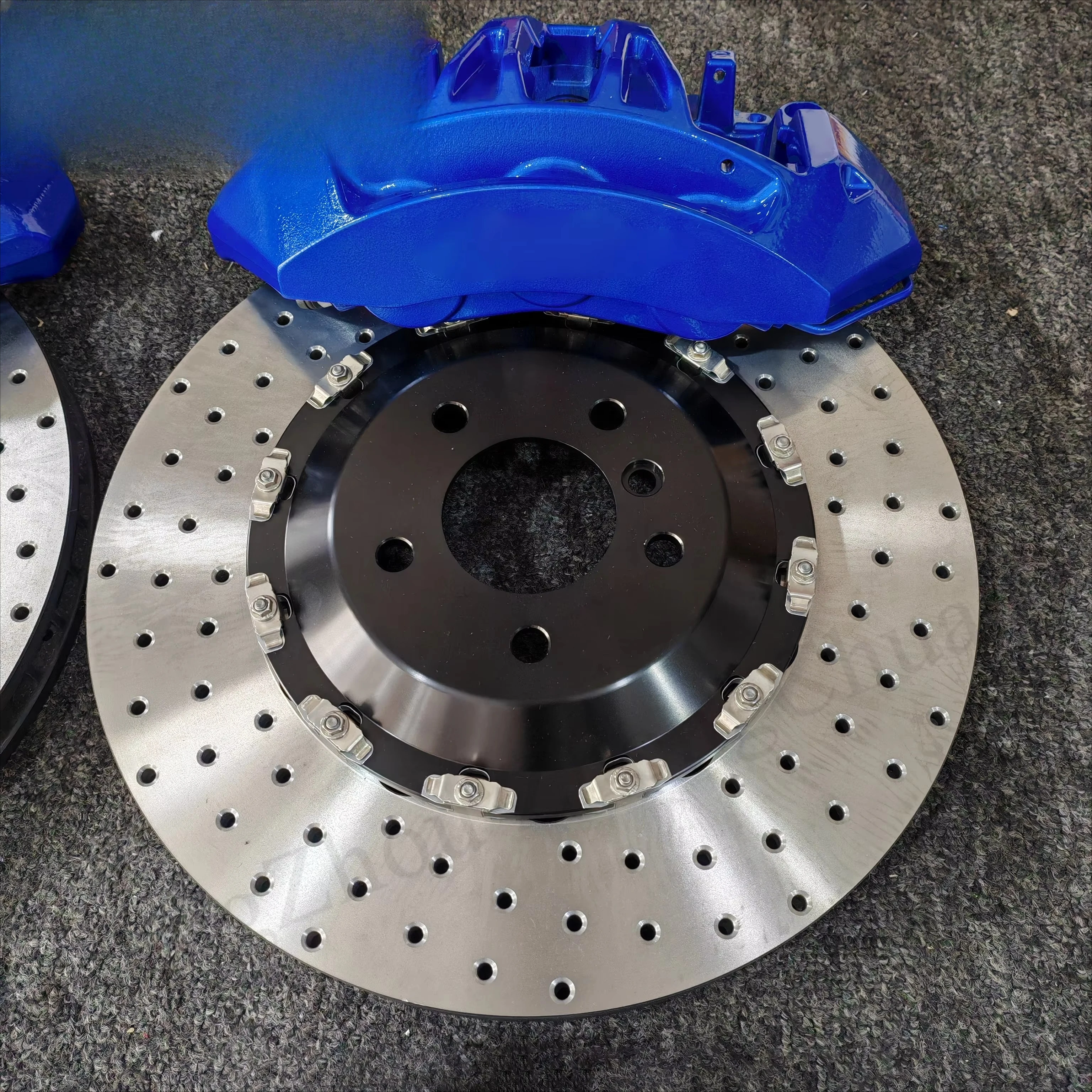 M5 G90 M4 G83 M2 G87 430i G22 E93 M3 E90/E92 540i E39 G32 brake caliper high performance large brake kit 4 pots 6 pistons
M5 G90 M4 G83 M2 G87 430i G22 E93 M3 E90/E92 540i E39 G32 brake caliper high performance large brake kit 4 pots 6 pistons