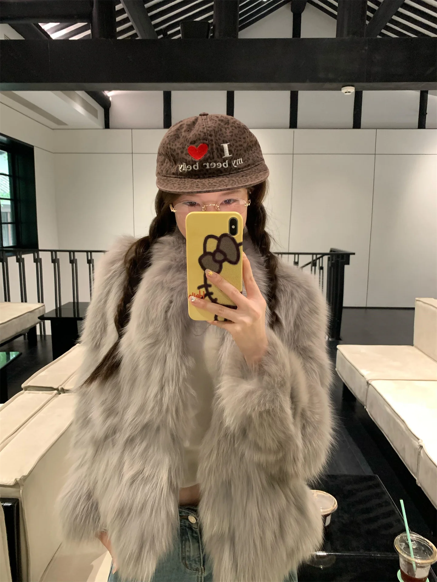 Gray Long Sleeve Fur Jacket Women's Loose Casual Summer Slimming Top Commute Style Outerwear Versatile Lazy Fashion
Gray Long Sleeve Fur Jacket Women's Loose Casual Summer Slimming Top Commute Style Outerwear Versatile Lazy Fashion
