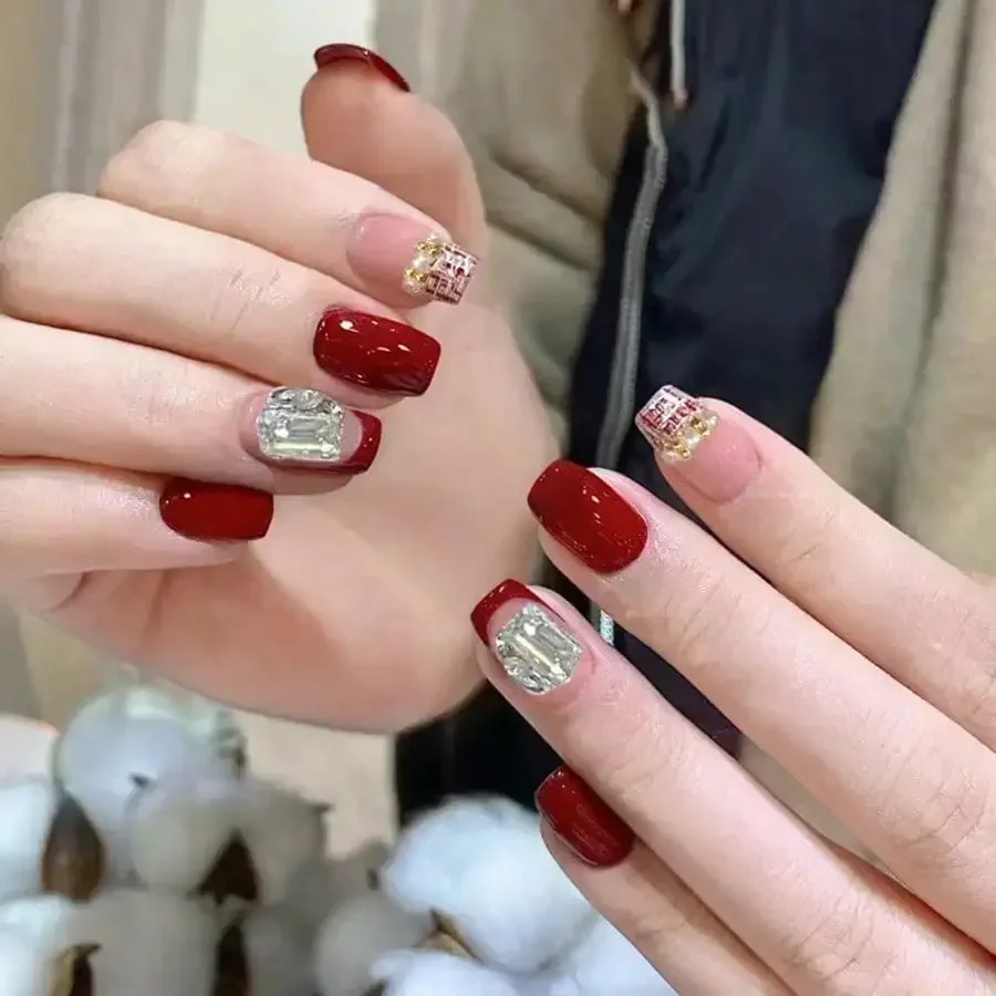 24Pcs Fall Winter Glitter Shimmer Nails, Sunlight Activated Reusable, Luxury Winter Glow, Free Shipping
24Pcs Fall Winter Glitter Shimmer Nails, Sunlight Activated Reusable, Luxury Winter Glow, Free Shipping