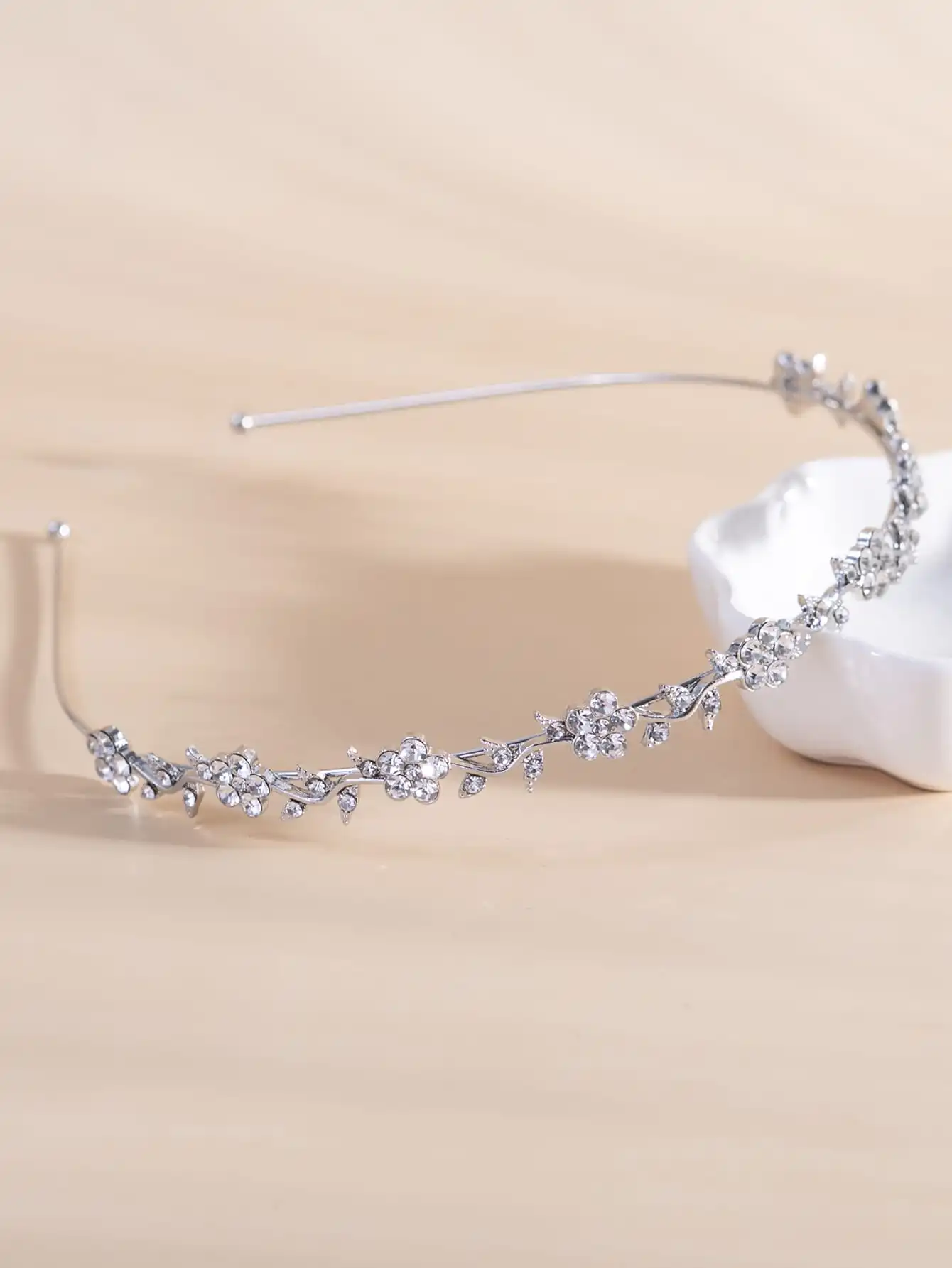 1pc Flower & Rhinestone Decor Headband, Best Gifts For Mothers, Friends, Teachers, And Festivals, Suitable For Daily Wear
1pc Flower & Rhinestone Decor Headband, Best Gifts For Mothers, Friends, Teachers, And Festivals, Suitable For Daily Wear