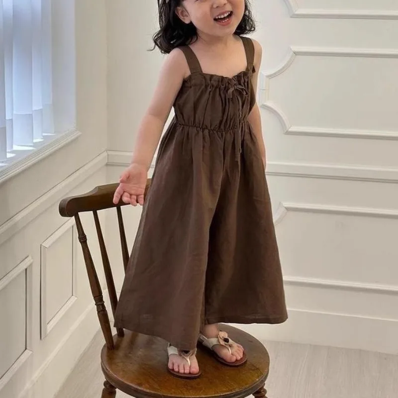 2025 Summer New Kids Loose Jumpsuit 1-6T Girls Solid Color Wide Leg Pants Baby Girls Cotton Sling Pants Childrens Clothing
2025 Summer New Kids Loose Jumpsuit 1-6T Girls Solid Color Wide Leg Pants Baby Girls Cotton Sling Pants Childrens Clothing