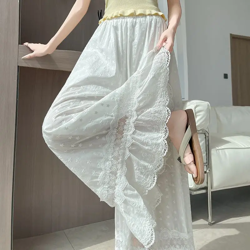 Lace Floral Embroidered Wide-leg Pants for Women People, Ruffled Culottes, Gentle Style Hollow Nine-point Pants
Lace Floral Embroidered Wide-leg Pants for Women People, Ruffled Culottes, Gentle Style Hollow Nine-point Pants