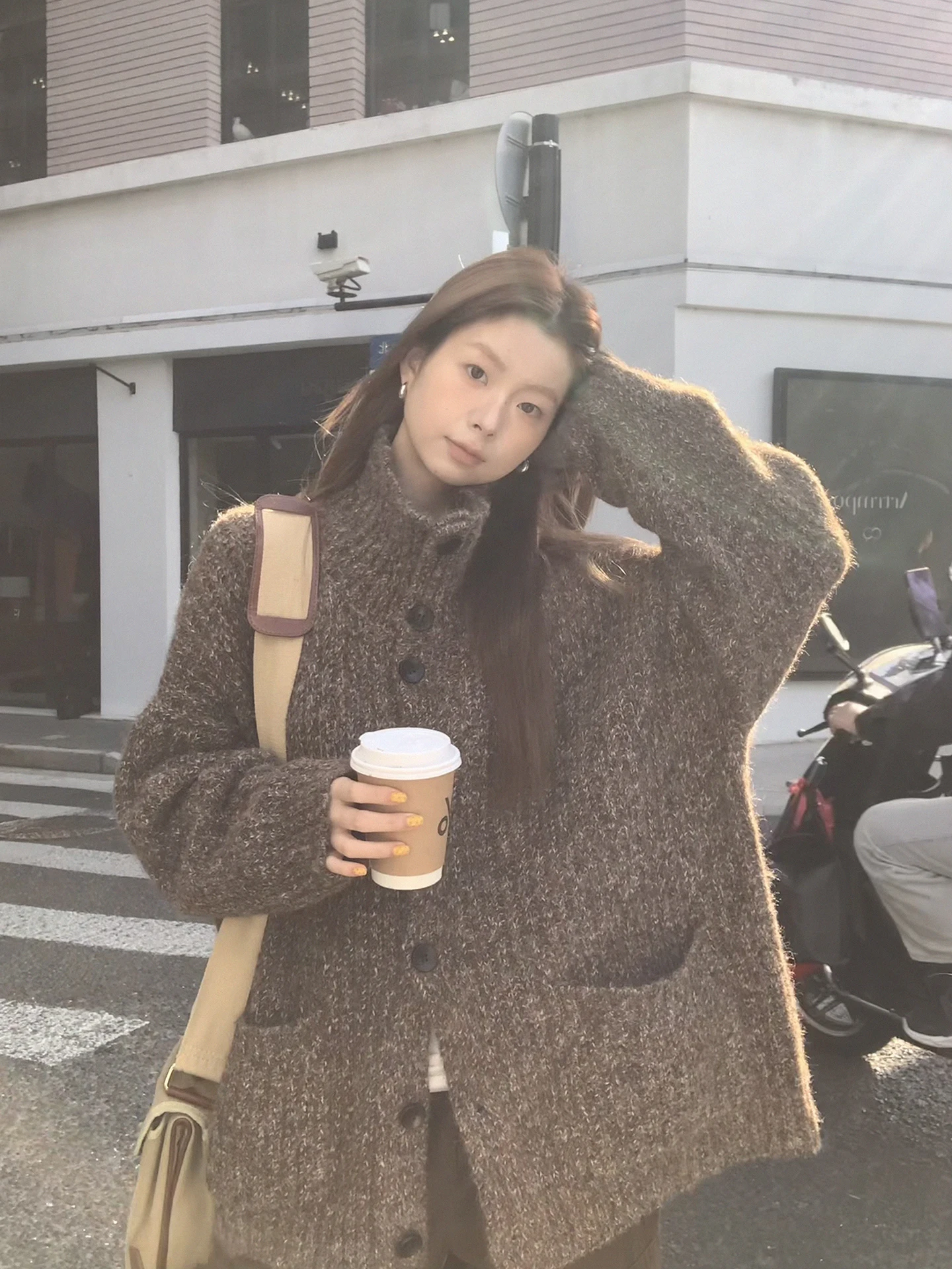 Красный вязаный открытый кардиган Celebri, женский Sle, новинка 2025, зимний модный корейский свободный свитер, верхняя одежда, прямой крой, pe
Красный вязаный открытый кардиган Celebri, женский Sle, новинка 2025, зимний модный корейский свободный свитер, верхняя одежда, прямой крой, pe