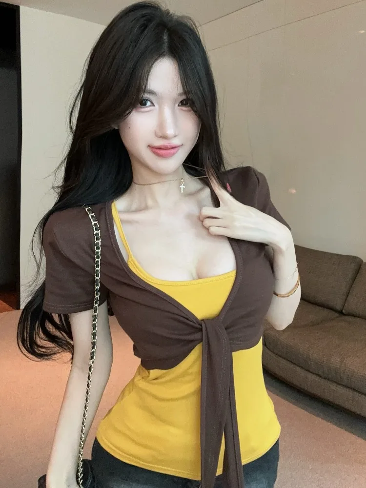 Summer Casual Style Short Sleeve Open Cardigan Slim Fit with Chest Pad Strap Vest Two Piece Set Fashionable City Walk Outfit
Summer Casual Style Short Sleeve Open Cardigan Slim Fit with Chest Pad Strap Vest Two Piece Set Fashionable City Walk Outfit