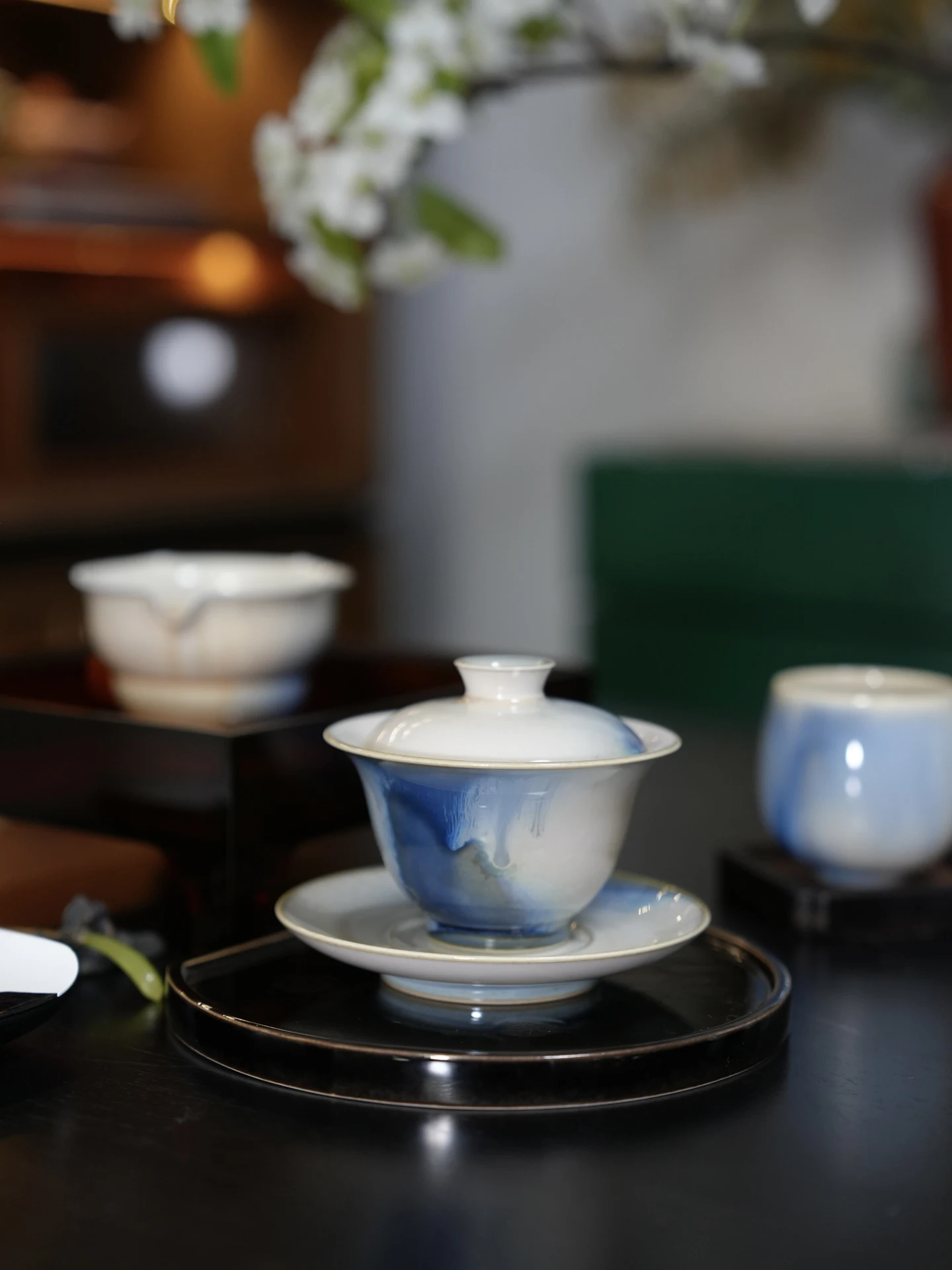 Blue Flowing Fairy Cover Bowl Handmade High Temperature Kiln Glaze Sancai Cover Bowl High Aesthetic Value Tea Set Cerc
Blue Flowing Fairy Cover Bowl Handmade High Temperature Kiln Glaze Sancai Cover Bowl High Aesthetic Value Tea Set Cerc