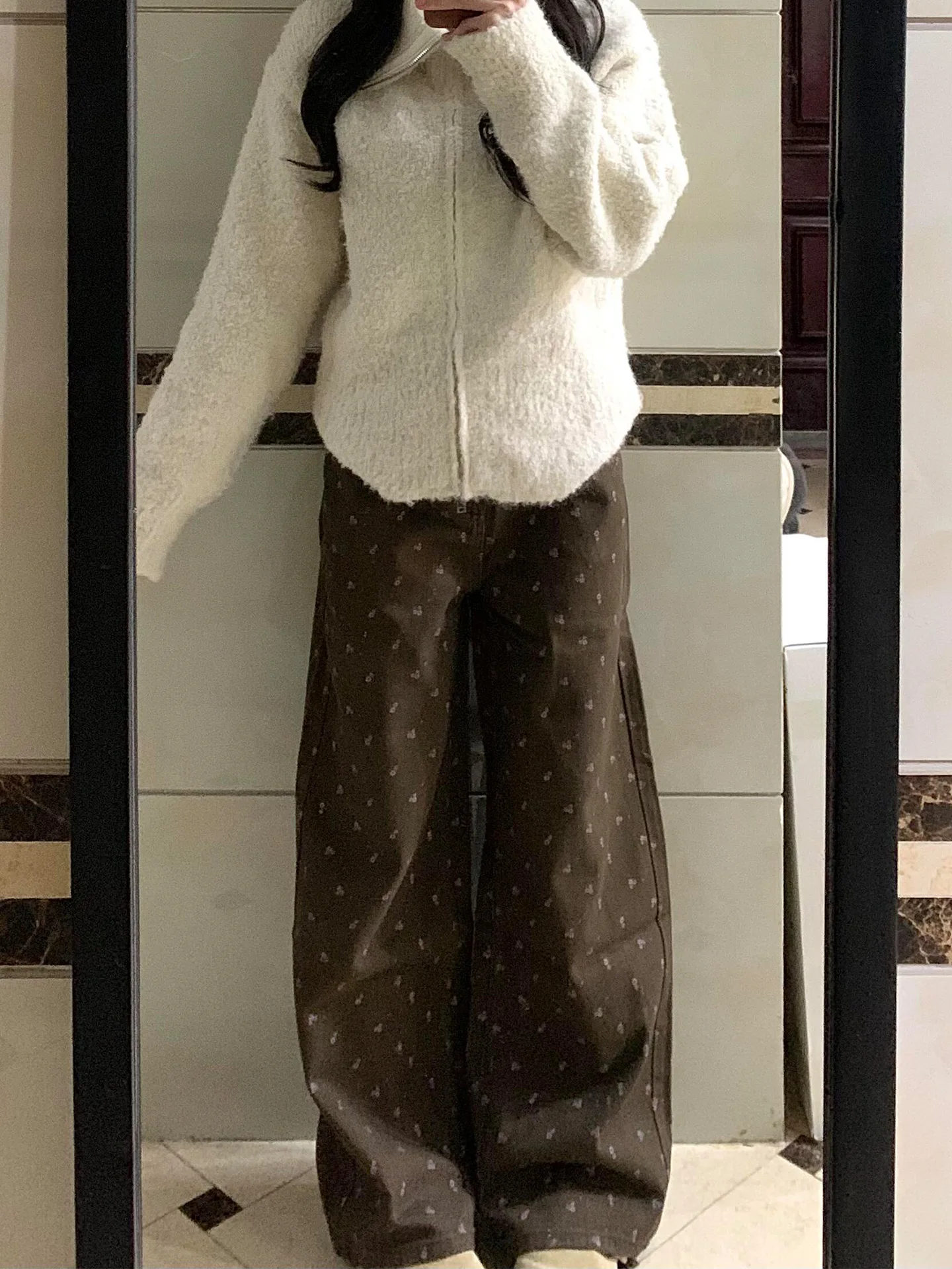 Retro BF Lazy Wash Floral Print Slim Fit Cinnamon Brown Denim Jeans Women Summer 2026 New Style Slim Wide Leg Pants
Retro BF Lazy Wash Floral Print Slim Fit Cinnamon Brown Denim Jeans Women Summer 2026 New Style Slim Wide Leg Pants
