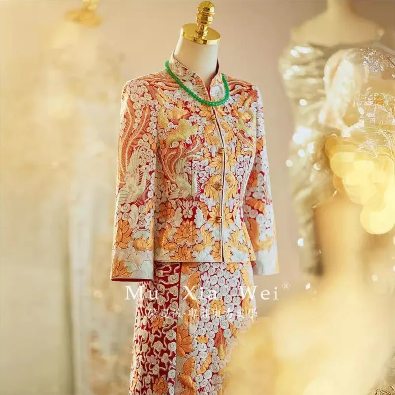 Heavy Industry Gua dragon and phoenix new Chinese-style bride's dress wedding toasting
Heavy Industry Gua dragon and phoenix new Chinese-style bride's dress wedding toasting