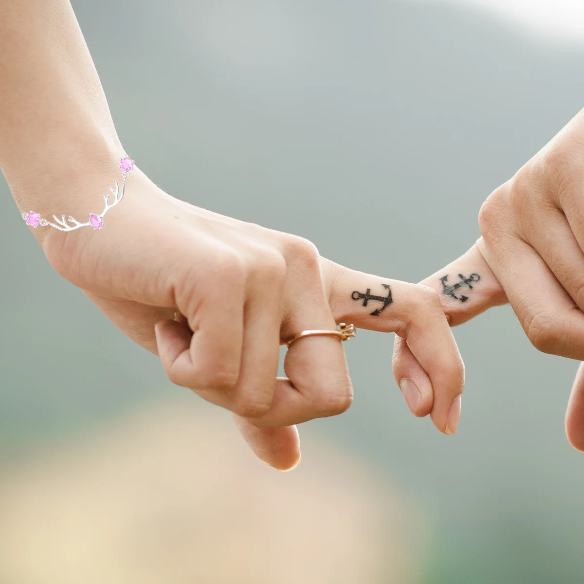 Valentine's Day Bracelet Blue Lightweight Stylish Women Hand Decoration Birthday Gift Fashion Jewelry Comfortable
Valentine's Day Bracelet Blue Lightweight Stylish Women Hand Decoration Birthday Gift Fashion Jewelry Comfortable