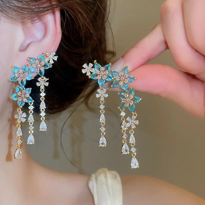 Minar Exquisite CZ Cubic Zirconia Flower Tassel Long Dangle Earrings for Women 14K Real Gold Plated Copper Party Holiday Jewelry
Minar Exquisite CZ Cubic Zirconia Flower Tassel Long Dangle Earrings for Women 14K Real Gold Plated Copper Party Holiday Jewelry