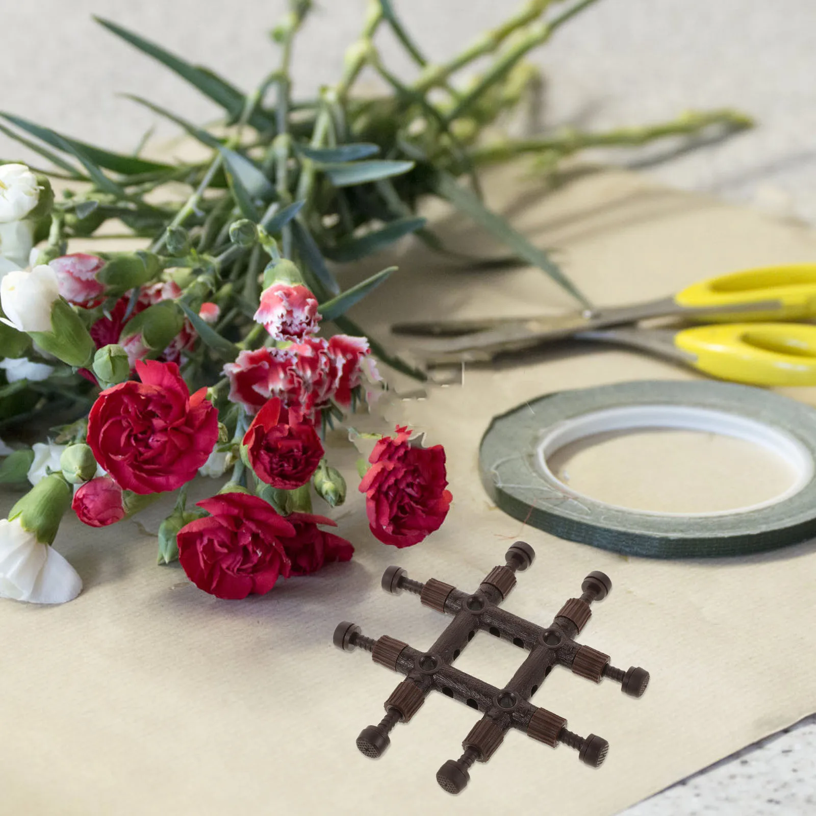 Flower Arrangement Fixing Tool Sturdy Iron Vase Supplies Grid Cage Floral Accessories Bouquet Decor Gardening Wedding Yard Tools
Flower Arrangement Fixing Tool Sturdy Iron Vase Supplies Grid Cage Floral Accessories Bouquet Decor Gardening Wedding Yard Tools