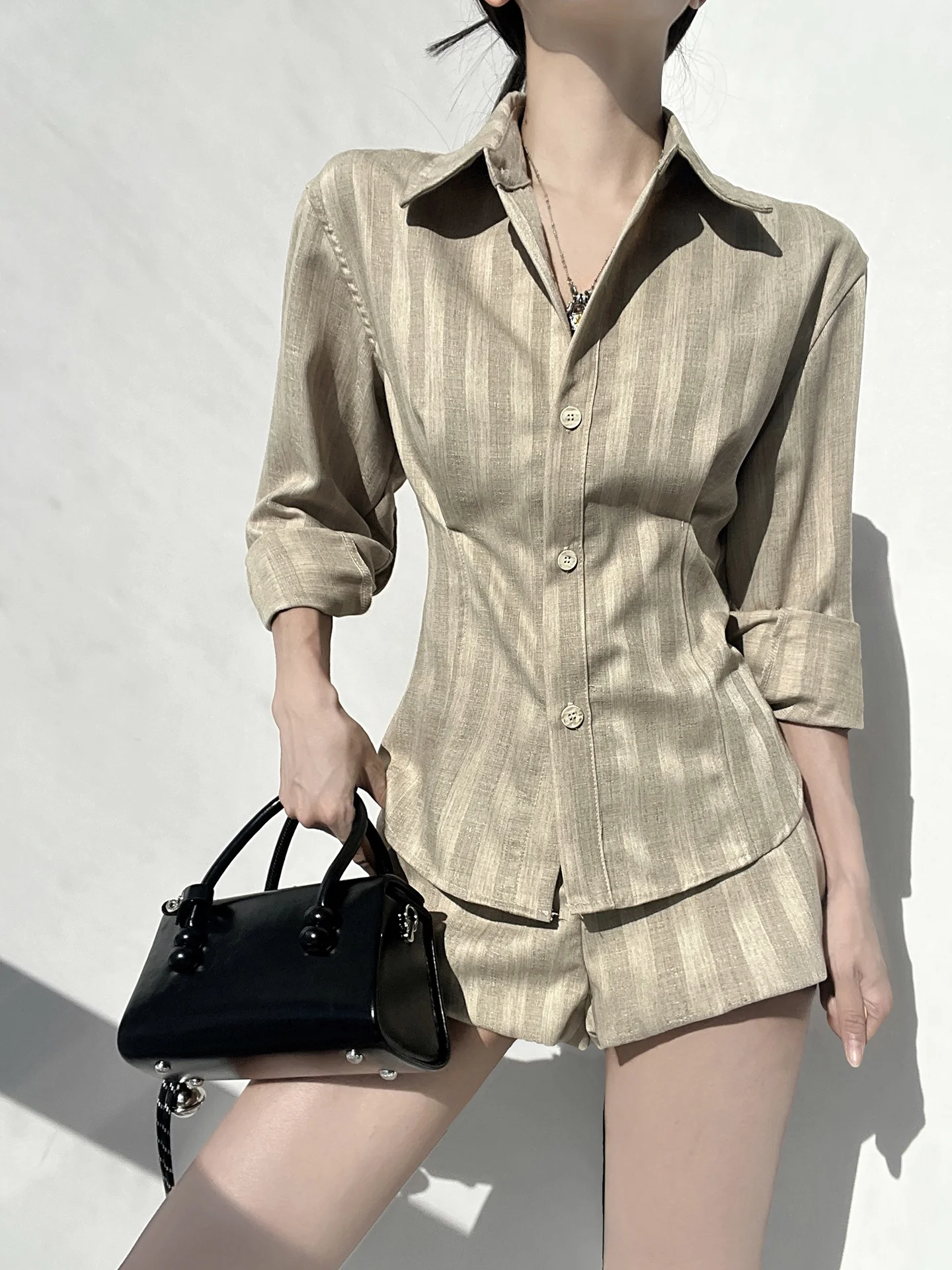 MianCun Women's Stripe Tie-Belted Shirt And Shorts Set Length Slim Fit Summer Fashion Outfit Cotton Village Brand
MianCun Women's Stripe Tie-Belted Shirt And Shorts Set Length Slim Fit Summer Fashion Outfit Cotton Village Brand