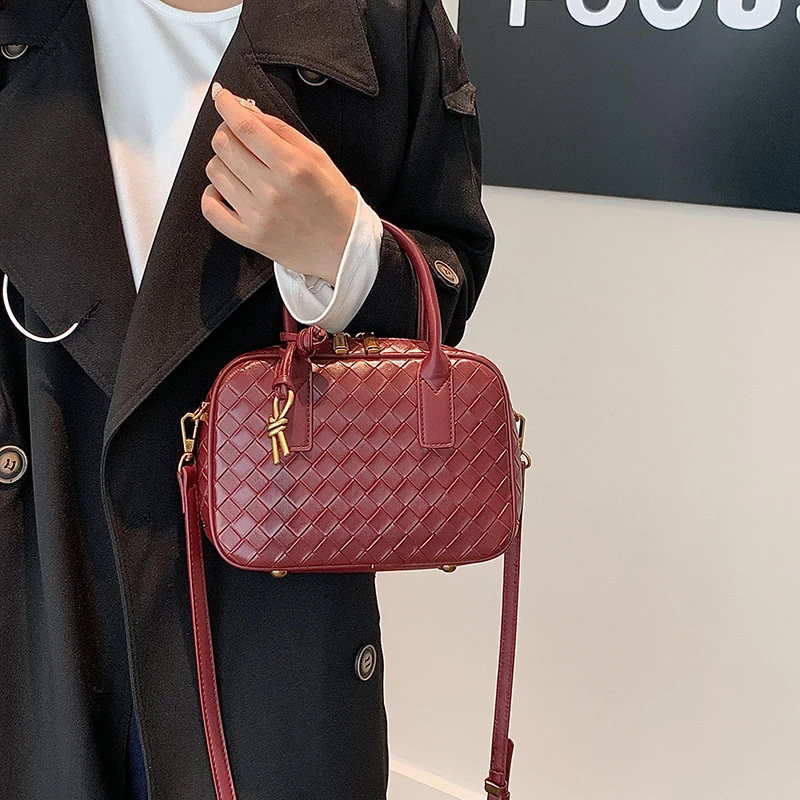 High-End Minimalist Unique Leisure Stylish Clutch Mini Bag For Women Casual Simple Vintage Fashionable Trendy Design
High-End Minimalist Unique Leisure Stylish Clutch Mini Bag For Women Casual Simple Vintage Fashionable Trendy Design