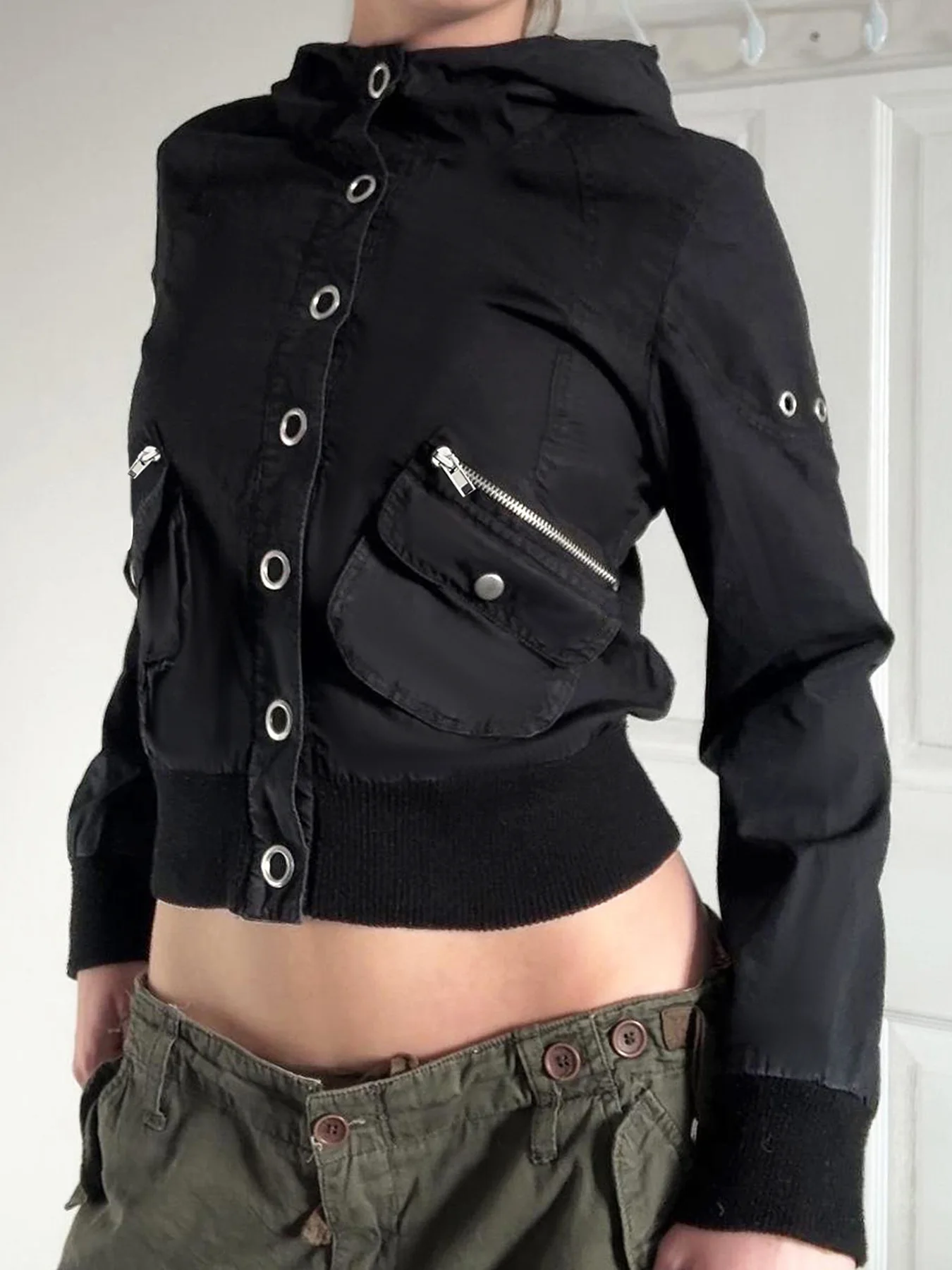 Women Hooded Cargo Jackets Long Sleeve Snap Front Lightweight Detachable Hooded Casual Coat with Pockets Snap Buttons Outwear
Women Hooded Cargo Jackets Long Sleeve Snap Front Lightweight Detachable Hooded Casual Coat with Pockets Snap Buttons Outwear