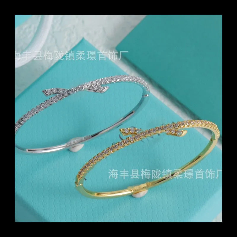 High Version Rope Knot Bracelet Single Layer Exquisite Simple Light Luxury Niche Bracelet Supply
High Version Rope Knot Bracelet Single Layer Exquisite Simple Light Luxury Niche Bracelet Supply