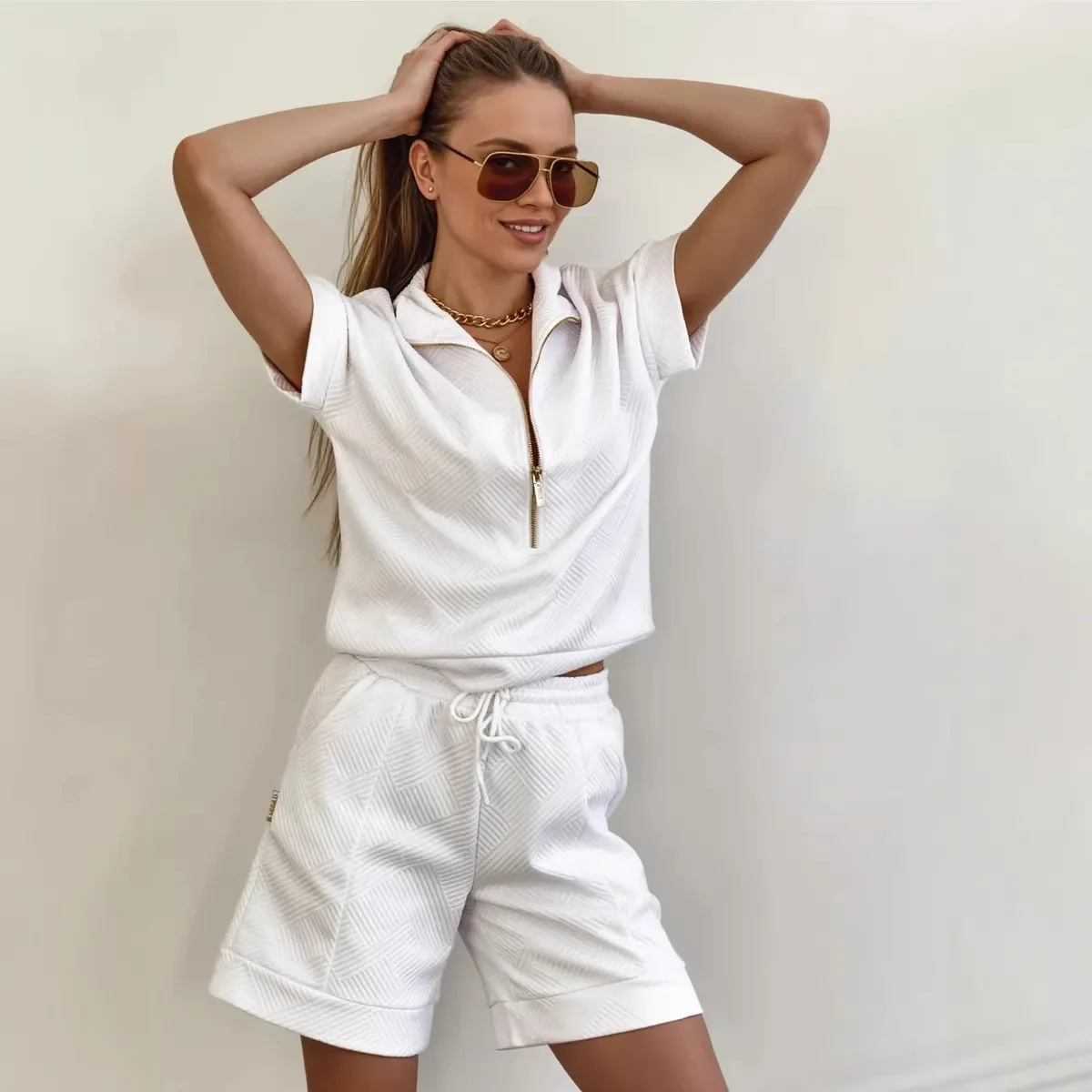 2026 Women's 2-piece Half Zipper Lapel Short Sleeve Casual Loose Fit Sweatshirt High Waist Shorts Sports Suit
2026 Women's 2-piece Half Zipper Lapel Short Sleeve Casual Loose Fit Sweatshirt High Waist Shorts Sports Suit