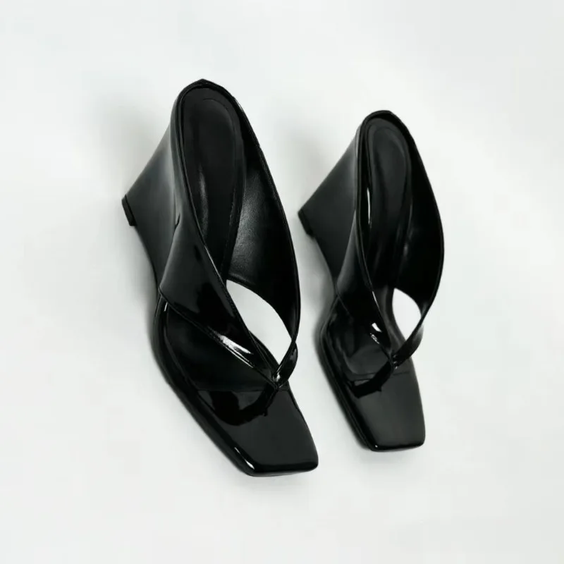 2026 New Size 35-40 Women Summer Outdoors Wedges Sandals for Fashion Wedding Party Flip Flop High Heel Casual Slippers
2026 New Size 35-40 Women Summer Outdoors Wedges Sandals for Fashion Wedding Party Flip Flop High Heel Casual Slippers