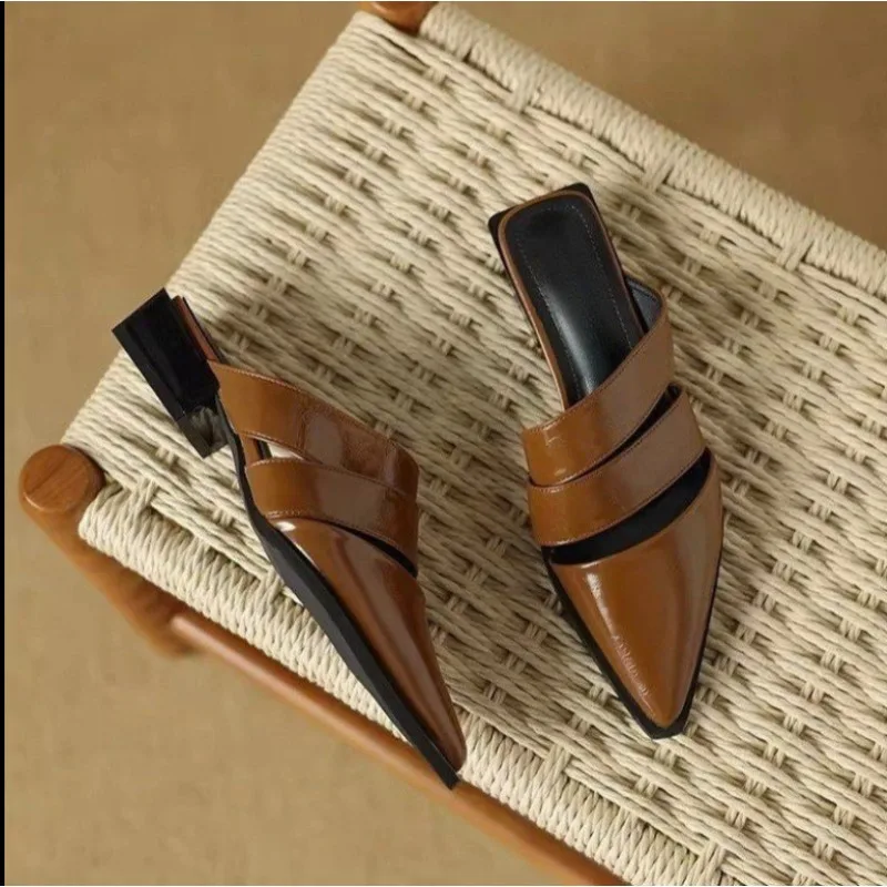 YNPO 2026 New French Chunky Heel Pointed Toe Mule Slippers Women Fashion Spring Summer Retro Shoes Scuff Slippers
YNPO 2026 New French Chunky Heel Pointed Toe Mule Slippers Women Fashion Spring Summer Retro Shoes Scuff Slippers