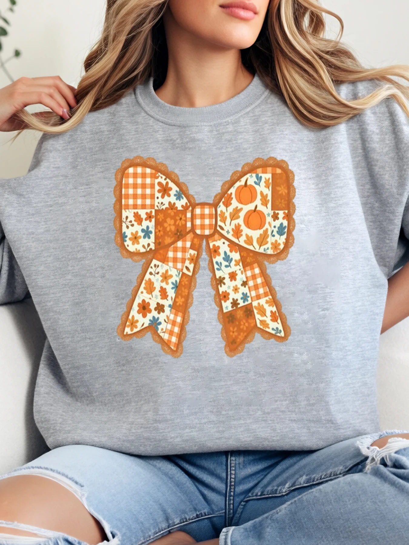 Толстовка с круглым вырезом и цветочным принтом тыквы и бантом для осеннего фестиваля, женская повседневная одежда, серая, больших размеров
Толстовка с круглым вырезом и цветочным принтом тыквы и бантом для осеннего фестиваля, женская повседневная одежда, серая, больших размеров