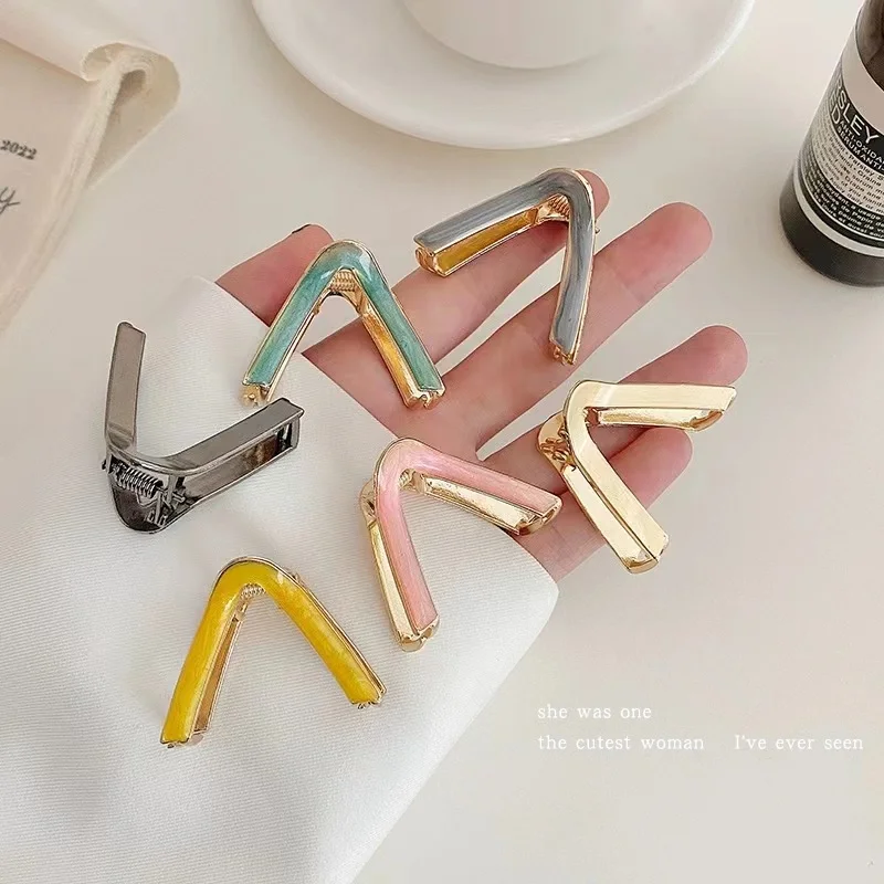 Acetate triangle hair clips, raised ponytail hair clips, chic metal hair grips, claw crab hair clips, women's accessories, fashi
Acetate triangle hair clips, raised ponytail hair clips, chic metal hair grips, claw crab hair clips, women's accessories, fashi